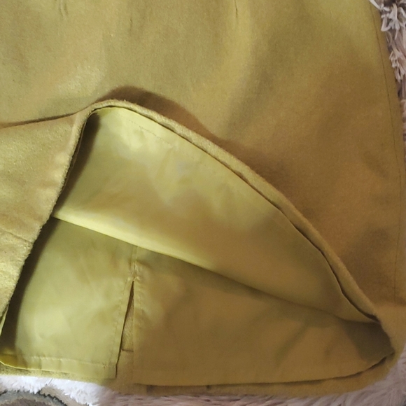 Young Americans Skirt size 7 Junior oliver color 42% Wool Very good condition - Picture 3 of 11